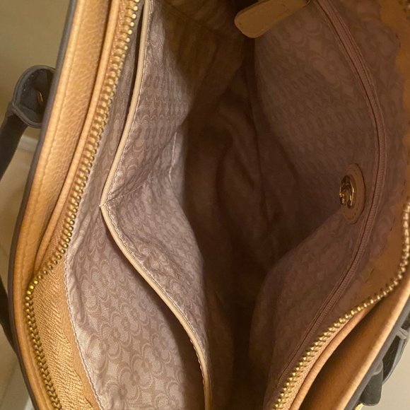 Grey & Beige Bag - Picture 2 of 3